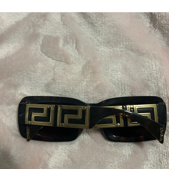 Versace Tortoise Shell Sunglasses with Gold Accents - Picture 7 of 10